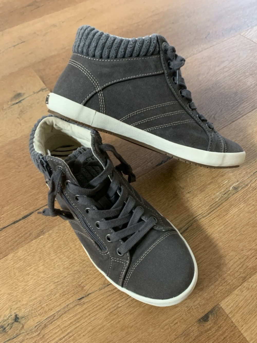 Taos - Stardup Mid Top Sneakers, Graphite Grey, Women’s 7.5 - Picture 4 of 9